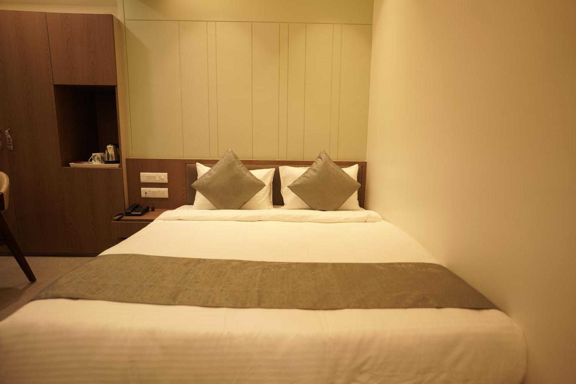 A Square Executive Hotel Αουρανγκαμπάντ Εξωτερικό φωτογραφία
