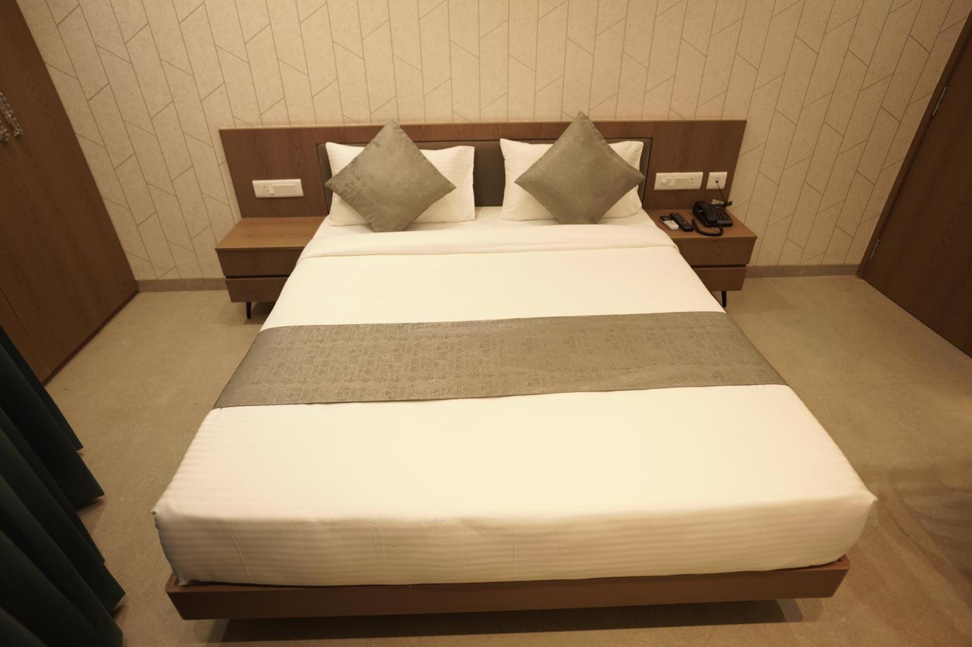 A Square Executive Hotel Αουρανγκαμπάντ Εξωτερικό φωτογραφία