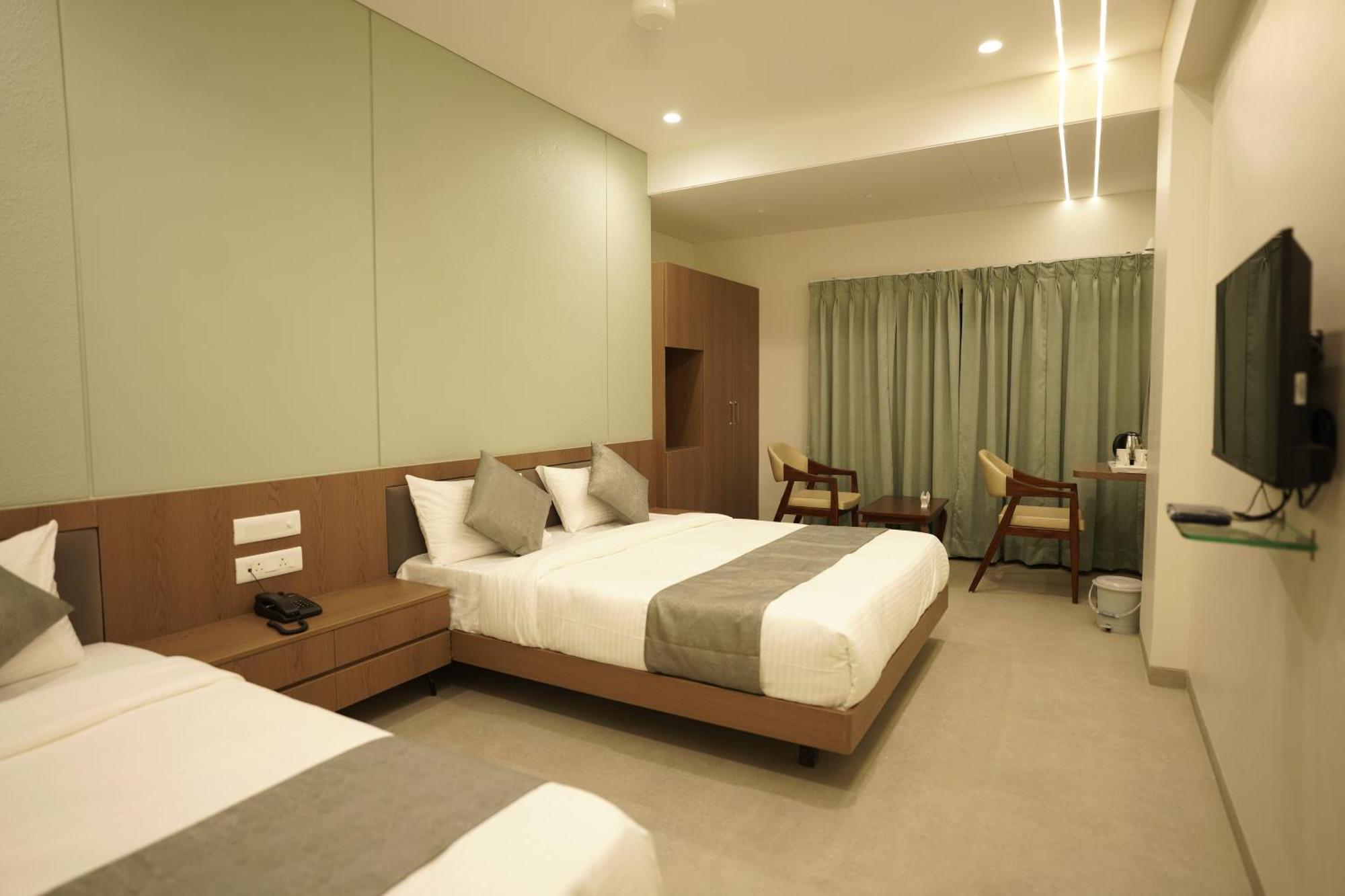 A Square Executive Hotel Αουρανγκαμπάντ Εξωτερικό φωτογραφία