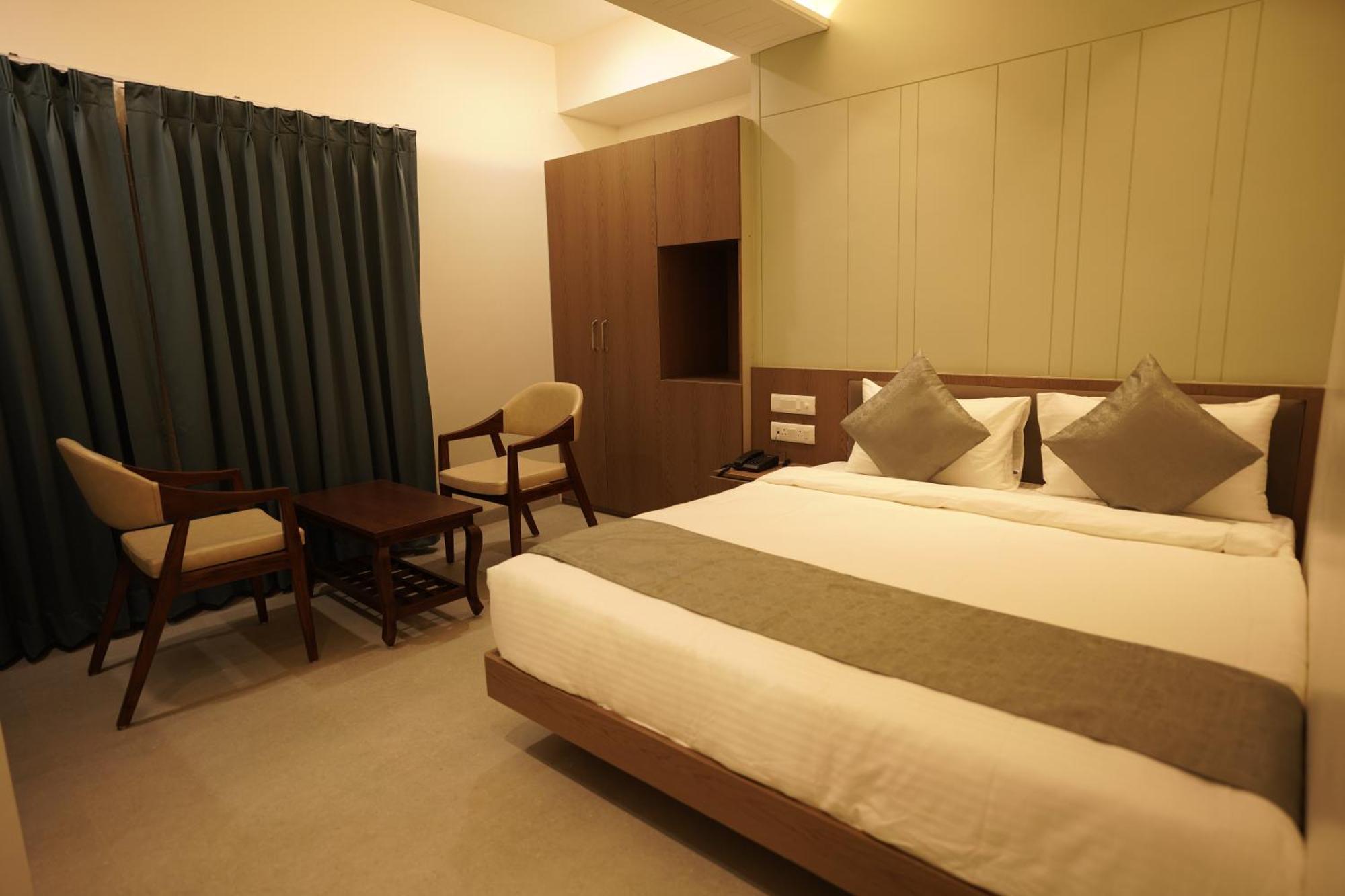 A Square Executive Hotel Αουρανγκαμπάντ Εξωτερικό φωτογραφία